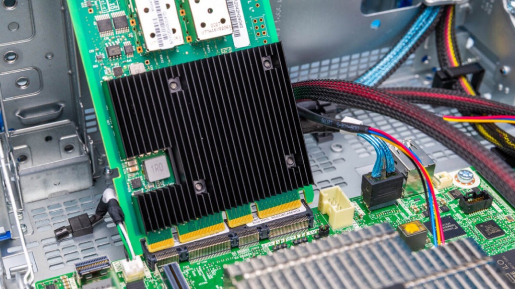 HPE-ProLiant-MicroServer-Gen11-Inside-12.jpg