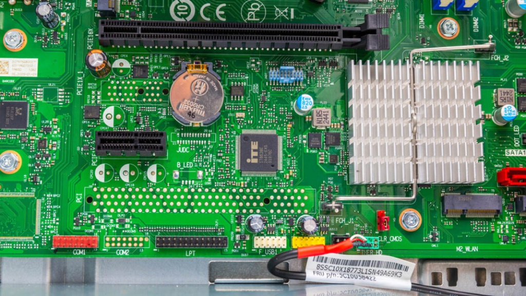 Lenovo-ThinkSystem-ST45-V3-Internal-x1-1068x601.jpg