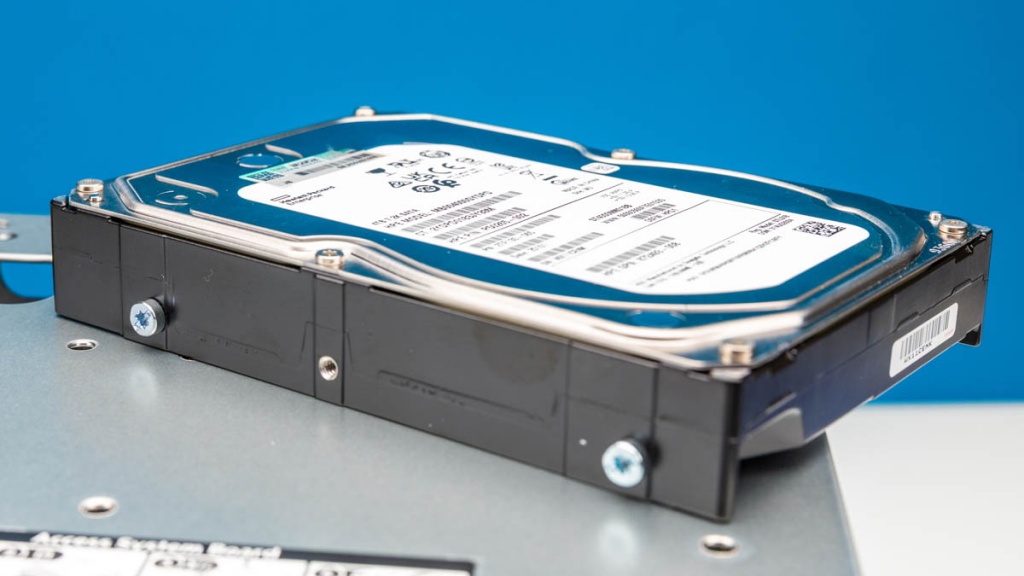 HPE-ProLiant-MicroServer-Gen11-SSD-2.jpg