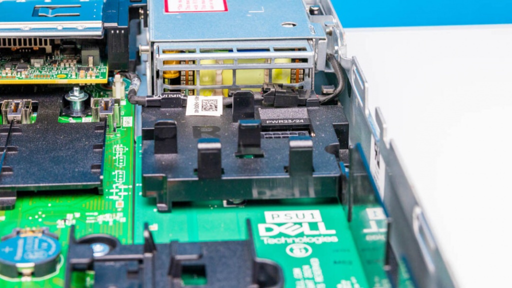 Dell-PowerEdge-R6715-Inside-1-1068x601.jpg
