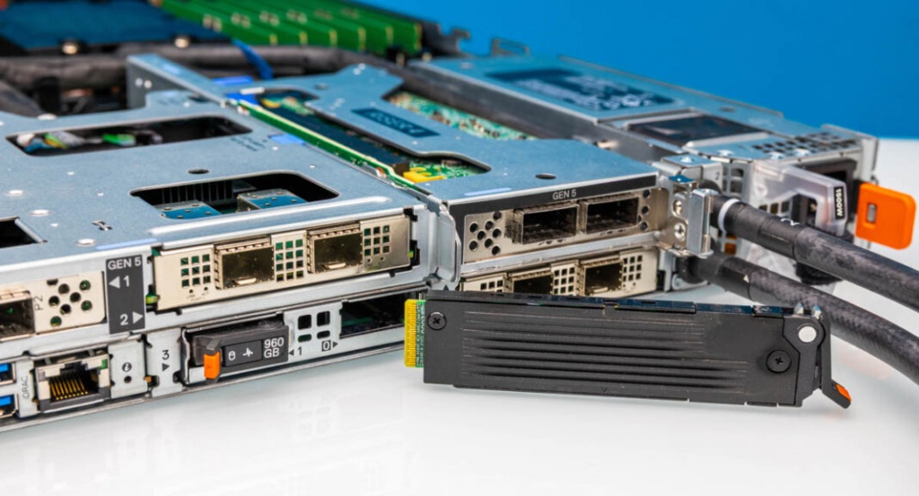 Dell-PowerEdge-R6715-Liquid-Cooled-Dell-BOSS-1-1068x577.jpg