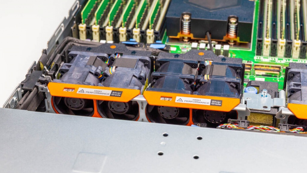 Dell-PowerEdge-R6715-Fan-1-1068x601.jpg