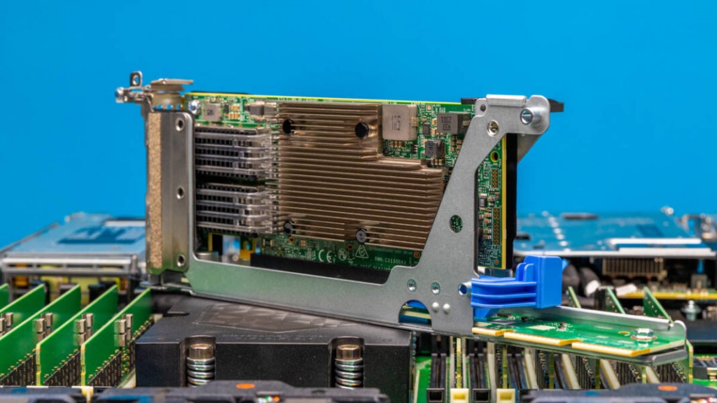 Dell-PowerEdge-R6715-Riser-4-5-1068x601.jpg